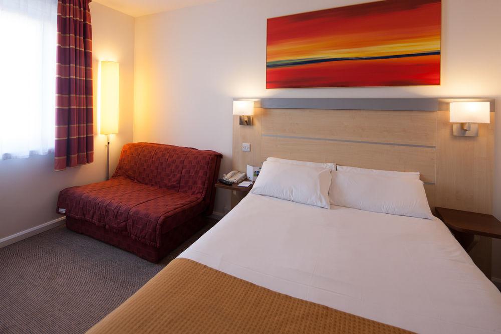 Holiday Inn Express Leicester City By Ihg Exterior photo